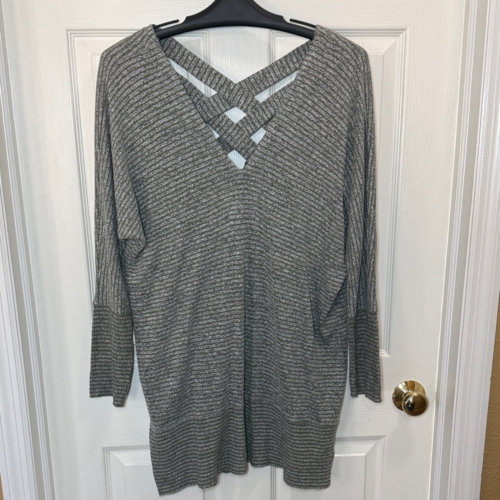 BKE Gray V-Neck Sweater